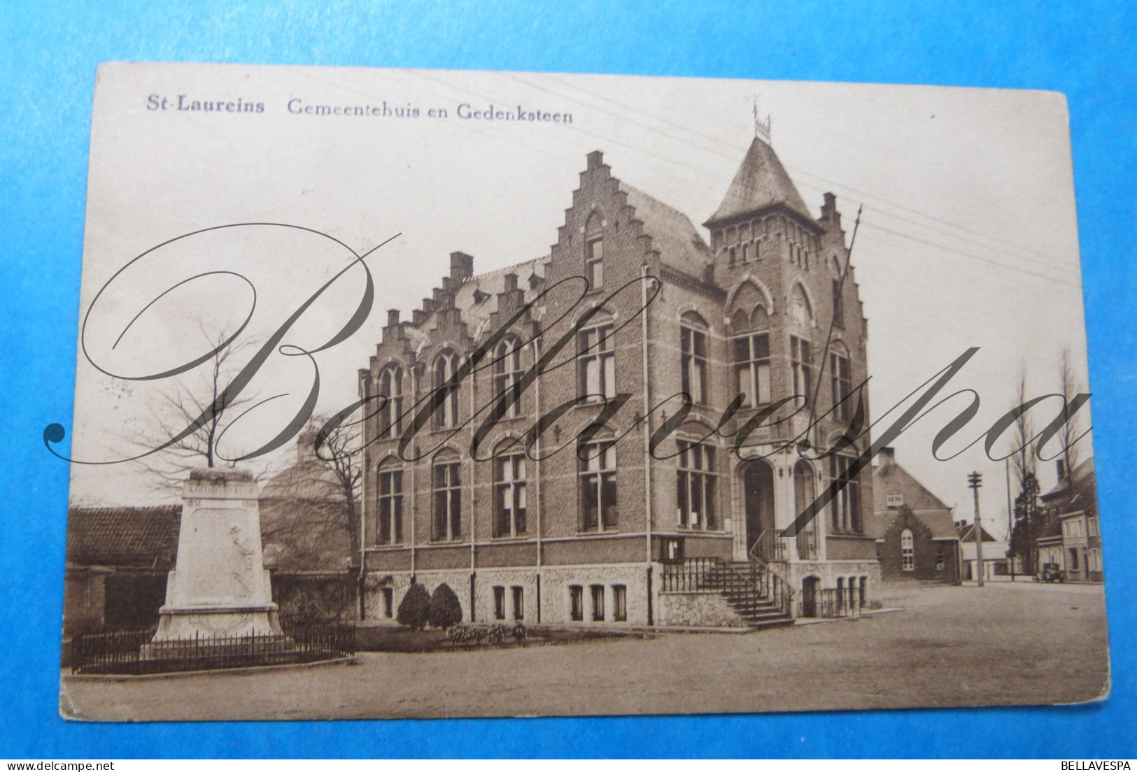 Sint-Laureins Gemeentehuis En Monument  1914-1918 - Sint-Laureins