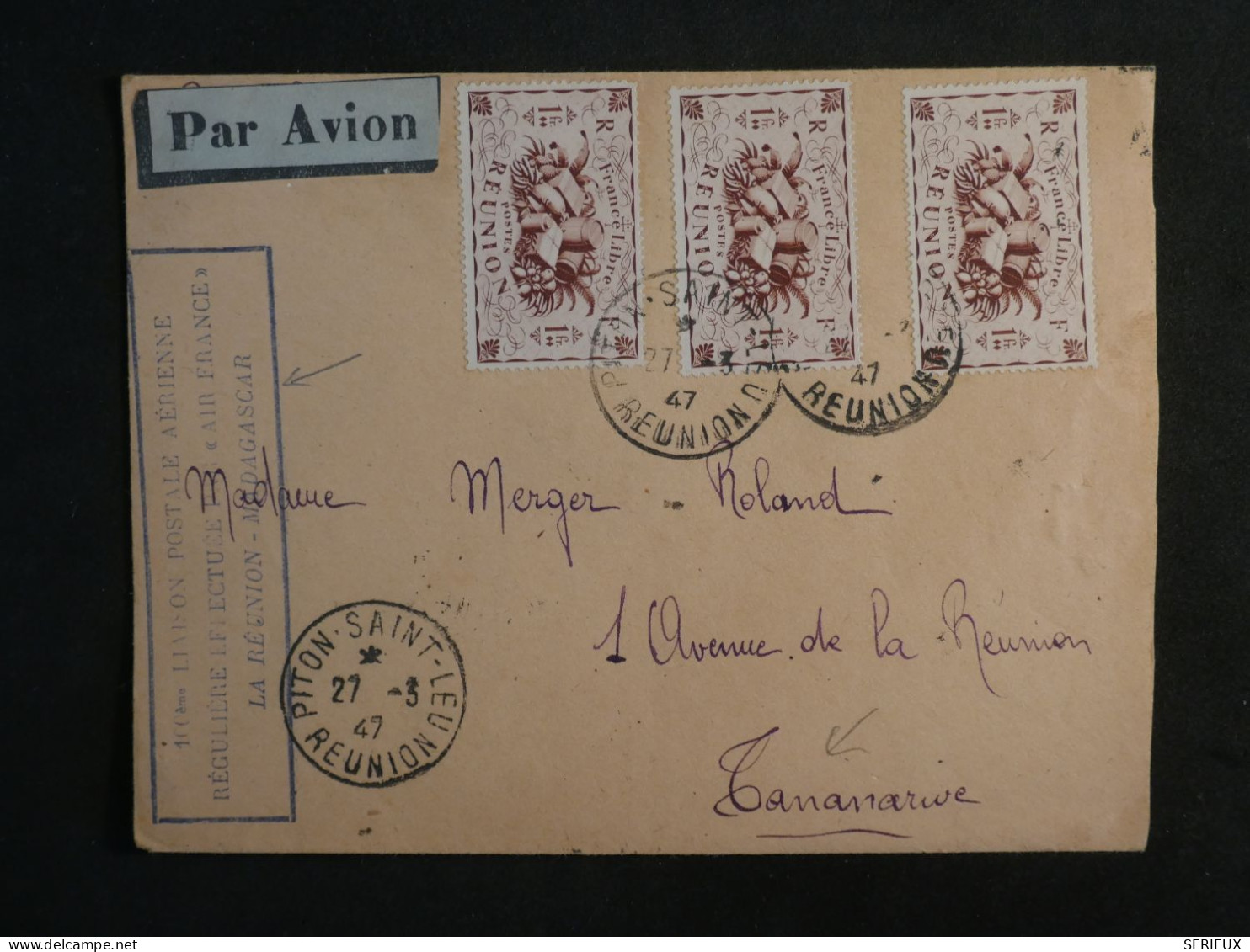 BV12 REUNION    BELLE LETTRE RARE 1947 1ER VOL A MADAGASCAR PETIT BUREAU PITON SAINT LEU A TANANARIVE+++AFF. PLAISANT+ - Cartas & Documentos