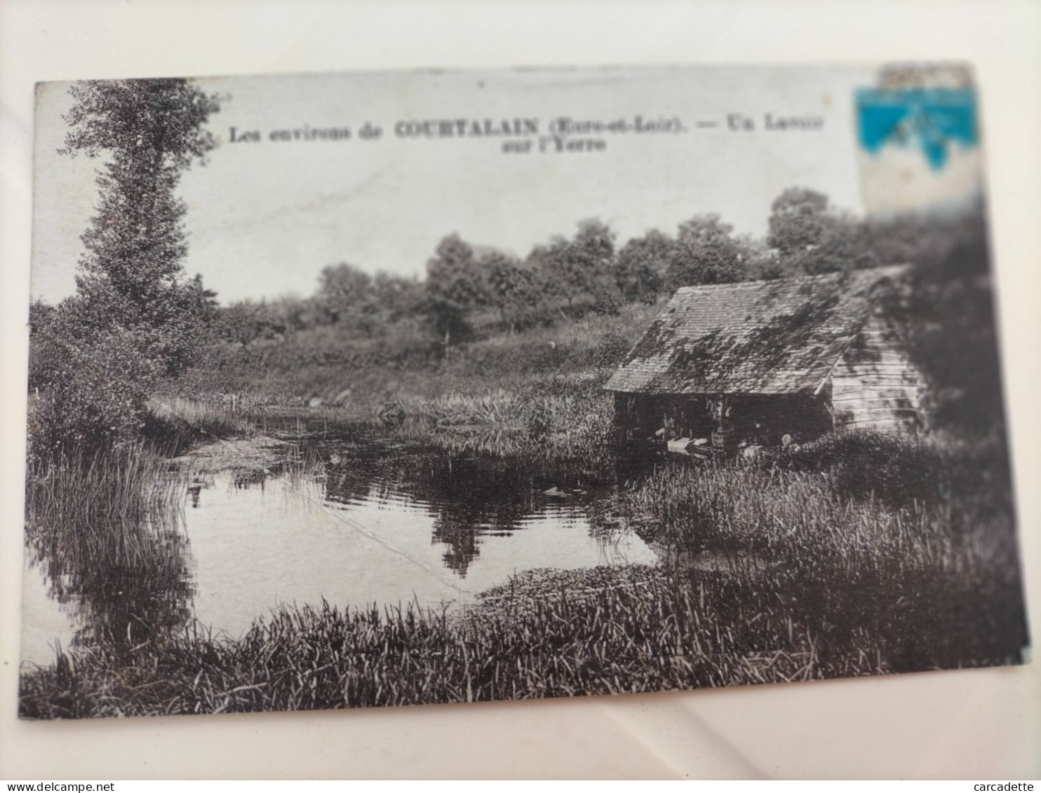 COURTALAIN   Un Lavoir  Sur L'Yerre - Courtalain