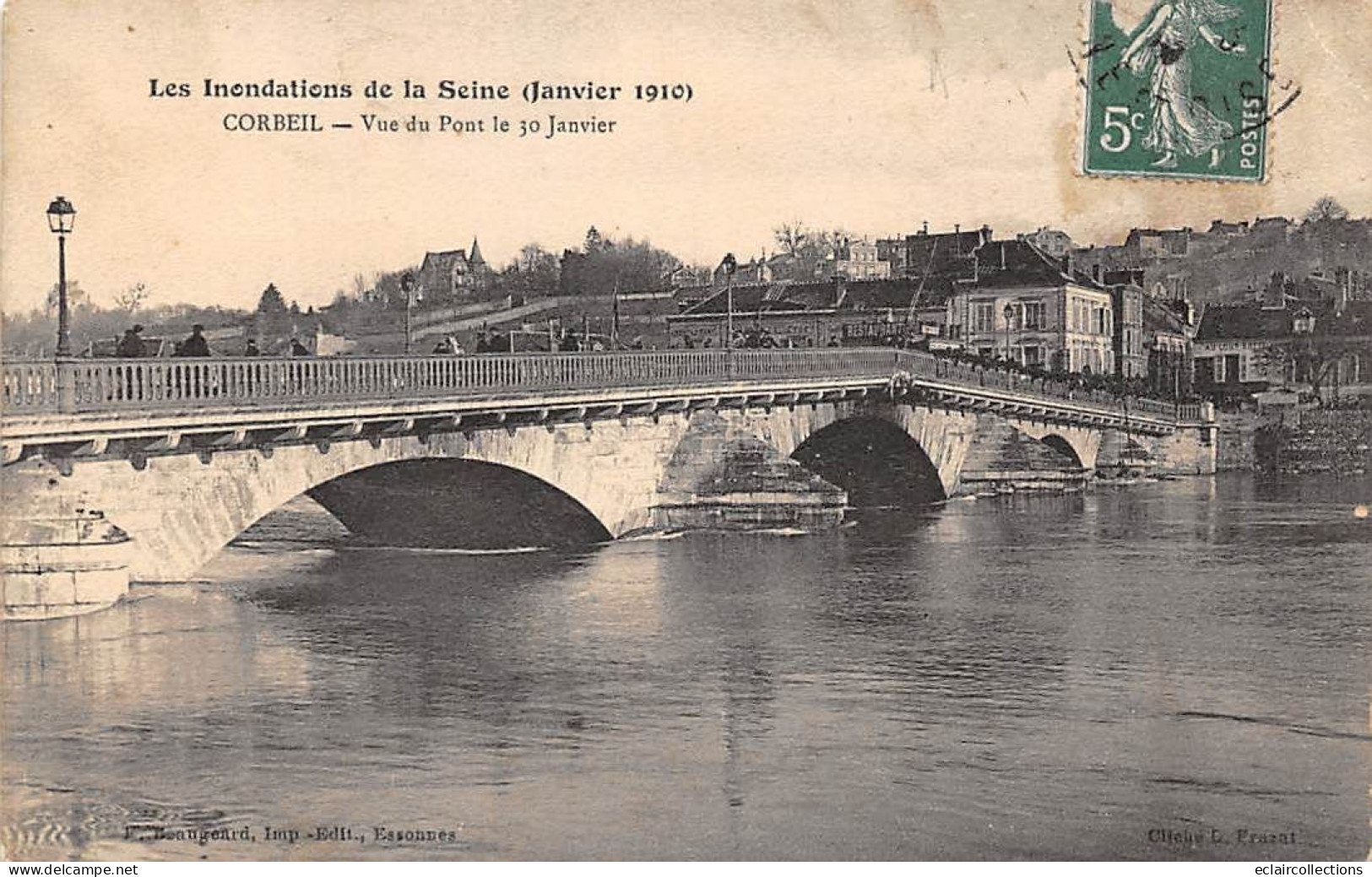 Corbeil Essonnes        91       Inondations  1910. Vue Du Pont          (voir Scan) - Corbeil Essonnes