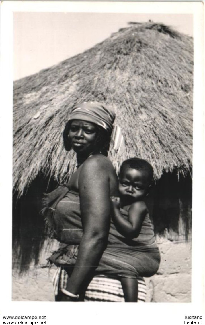 Portuguese Guinea Guinee Guiné-Bissau - Menino Futa-Fula às Costas - Child Boy Rppc Photo Postcard - Guinea-Bissau