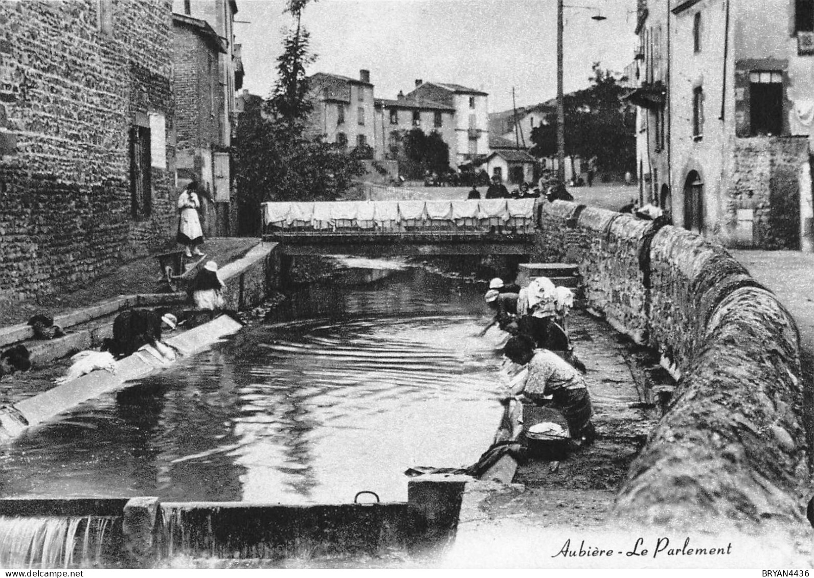 63 - AUBIERE - Les LAVEUSES - "Le PARLEMENT" - CPSM - TRES BON ETAT - Aubiere