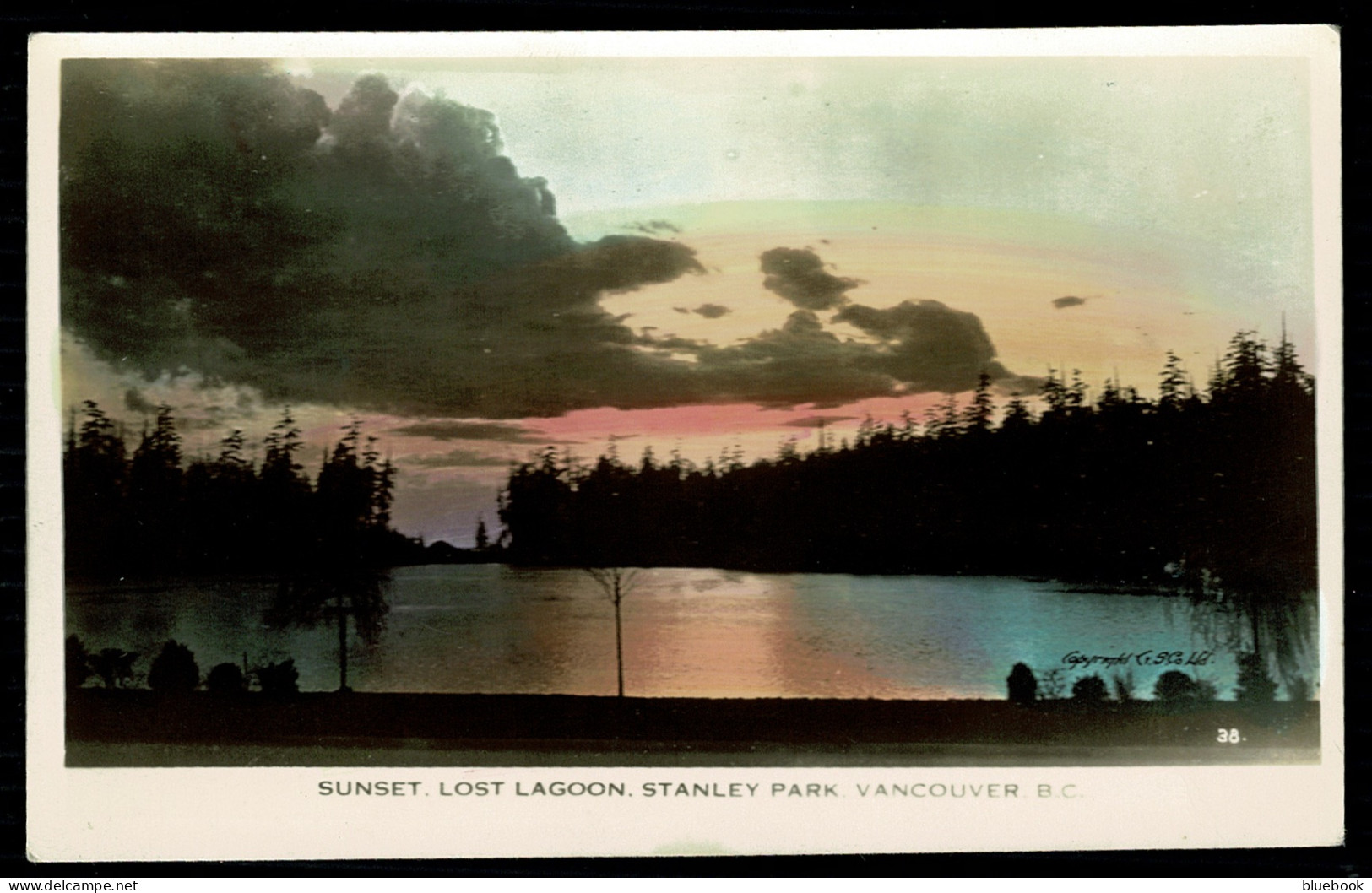 Ref 1620 - Real Photo Postcard - Sunset Lost Lagoon Stanley Park - Vancouver B.C. Canada - Vancouver