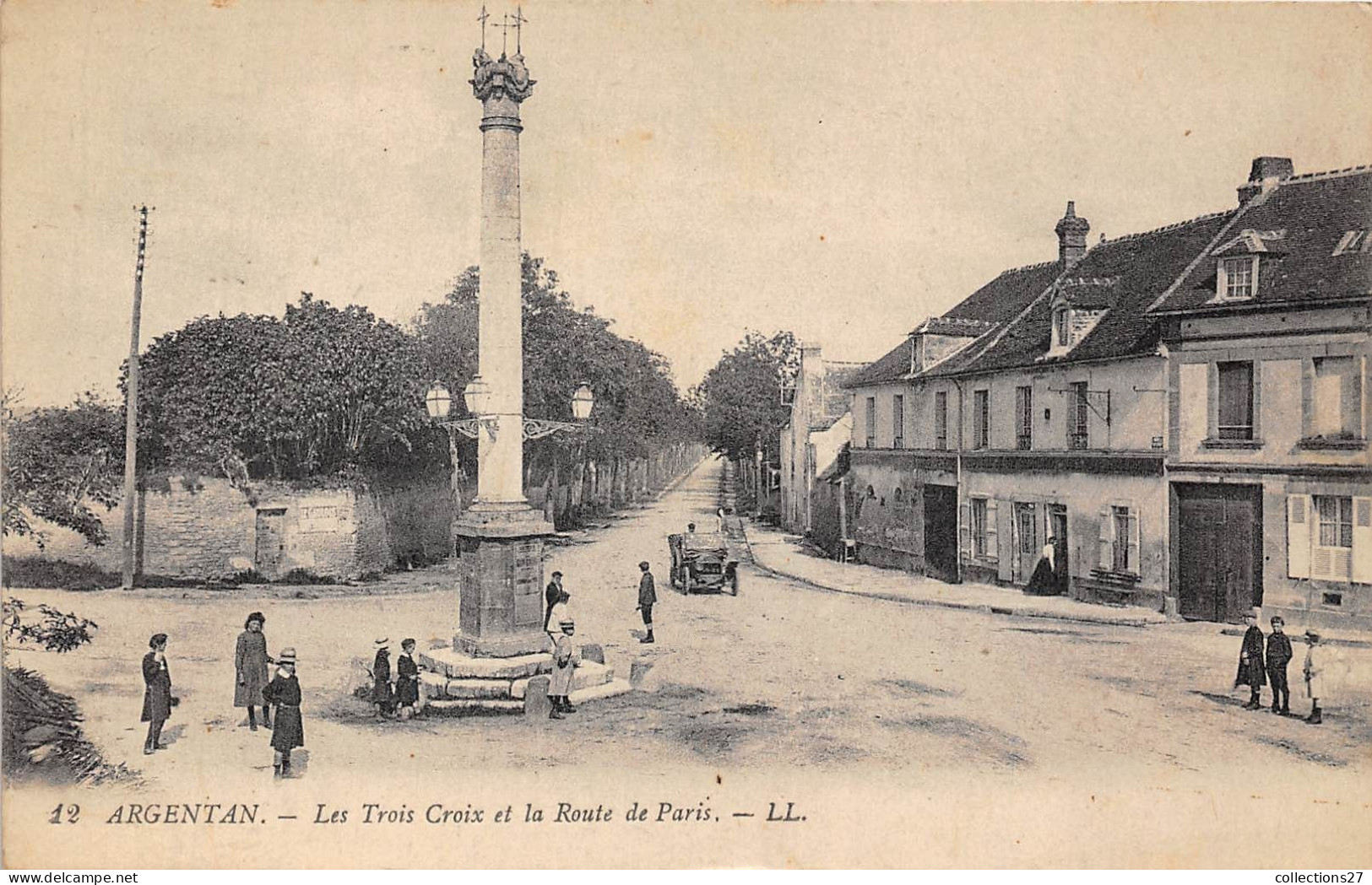 61-ARGENTAN- LES TROIX CROIX ET LA ROUTE DE PARIS - Argentan