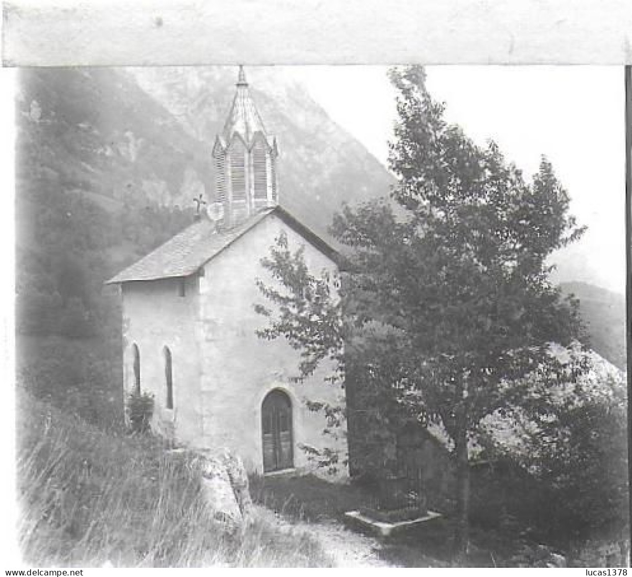 74  / MIEUSSY / CHAPELLE SAINT GRAS  / DEBUT 20 EME  / PLAQUE DE VERRE PHOTO STEREO / TRES BEAU CLICHE - Mieussy