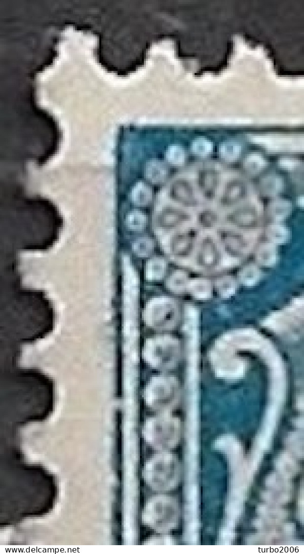 Plaatfout Breukje In De Kaderlijn Linksboven In 1921-22 Cijferzegels 20 Cent Blauw NVPH 109 PM 4 Leidraad 2 - Plaatfouten En Curiosa