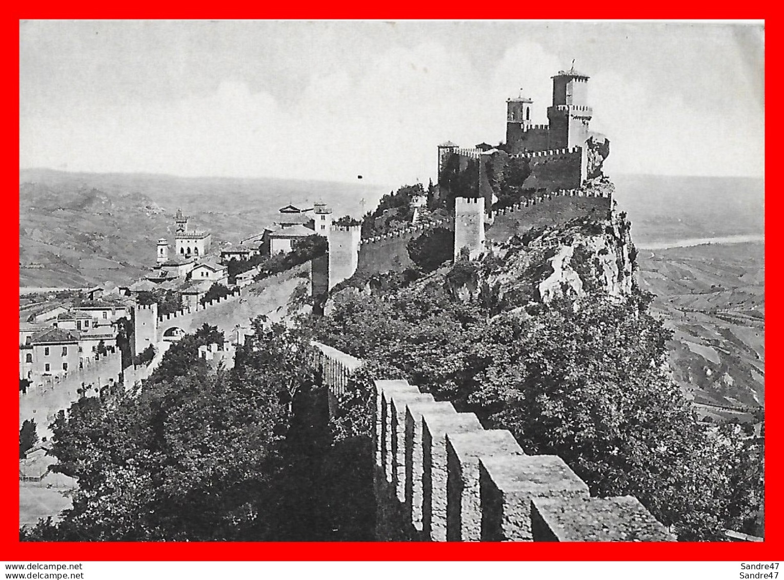 CPSM/gf  SAINT-MARIN.  Panorama Della Prima Torre "Guaita Sur Le Mont Titano"..*7878 - San Marino