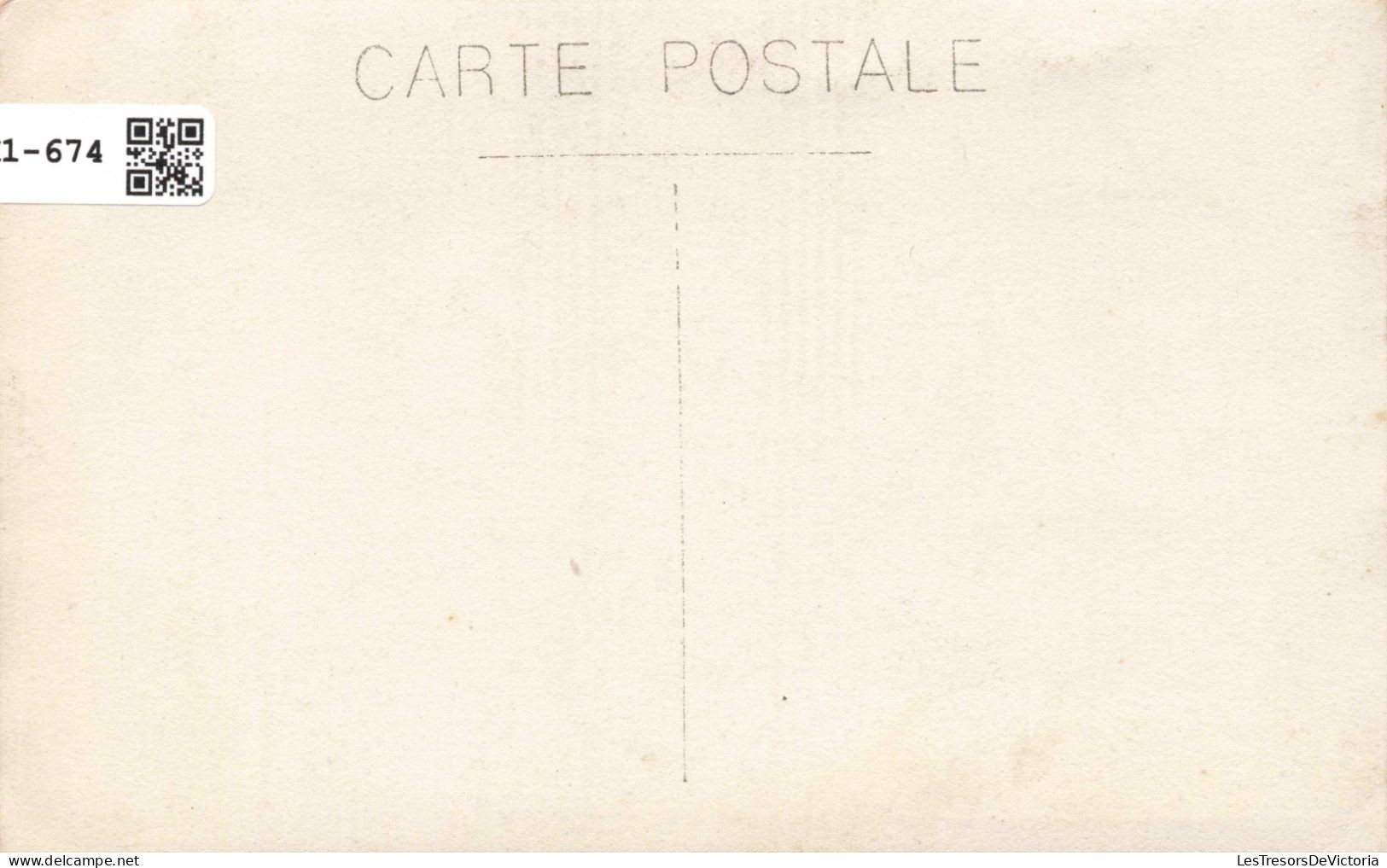 CPA - Photographie -Petite Fille Debout Près D'une Chaise - Carte Postale Ancienne - Ritratti