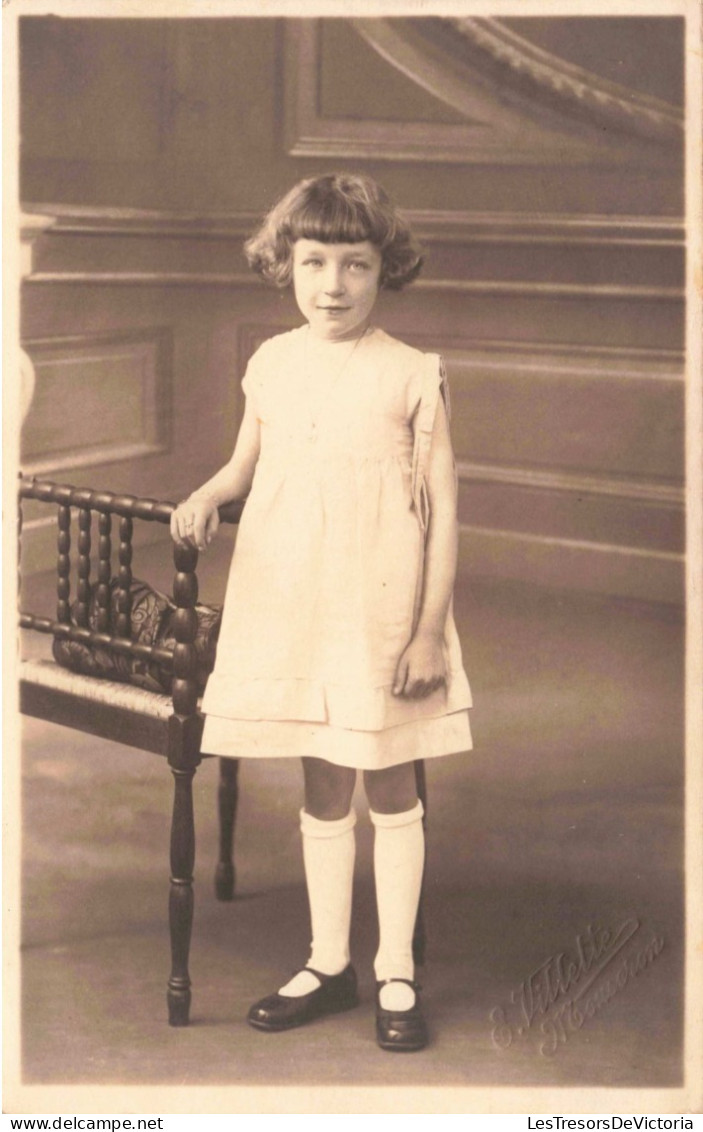 CPA - Photographie - Petite Fille Aux Cheveux Courts - J. Villette - Carte Postale Ancienne - Portraits