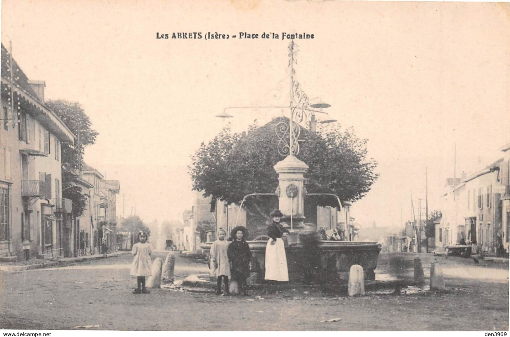 Les ABRETS (Isère) - Place De La Fontaine - Ecrit (2 Scans) - Les Abrets