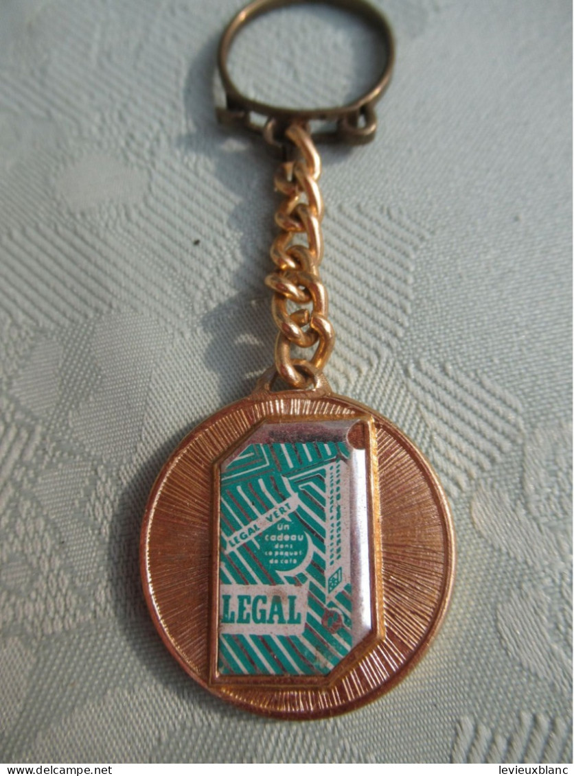 Porte-Clé Publicitaire Ancien/Café /LEGAL Vert /Un Cadeau Dans Cette Boite De Café / Métallique/ Vers 1960-1970   POC587 - Key-rings