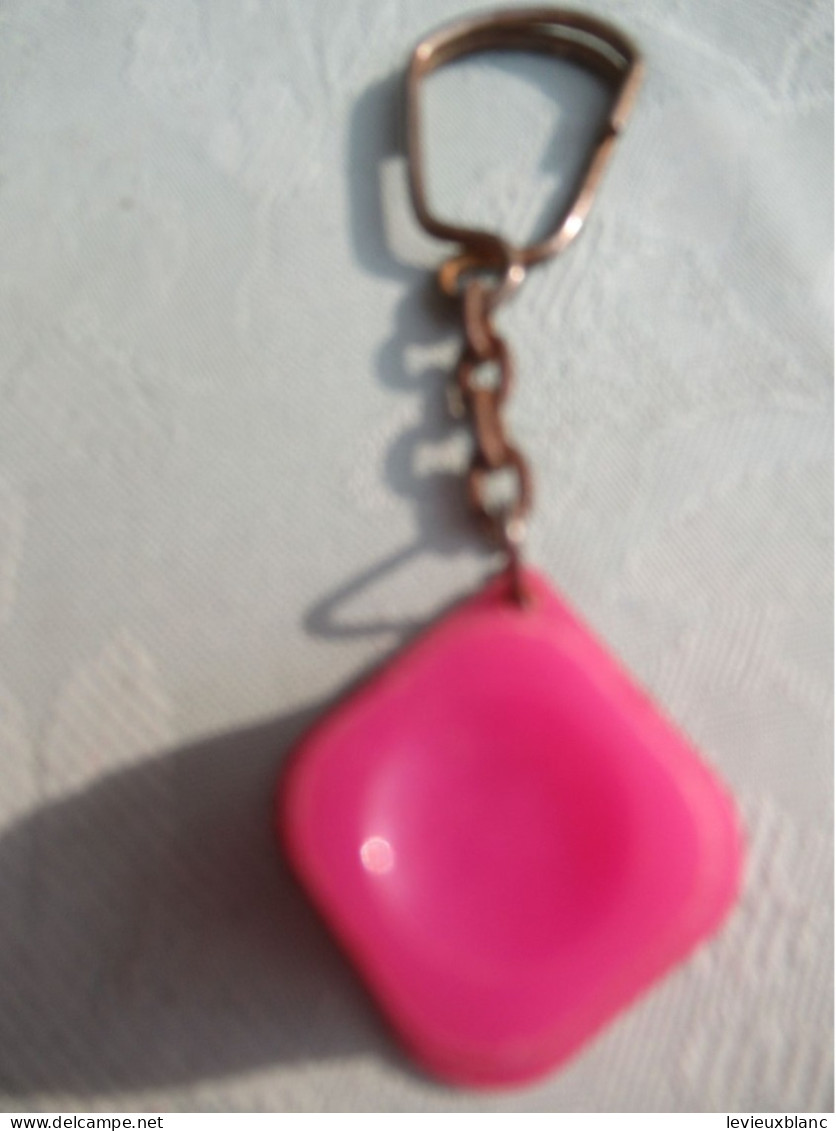 Porte-Clé Publicitaire Ancien/Laitage/ DANONE / Yogourht Velouté Au Cassis  /Plastique / Vers 1960-1970   POC592 - Key-rings