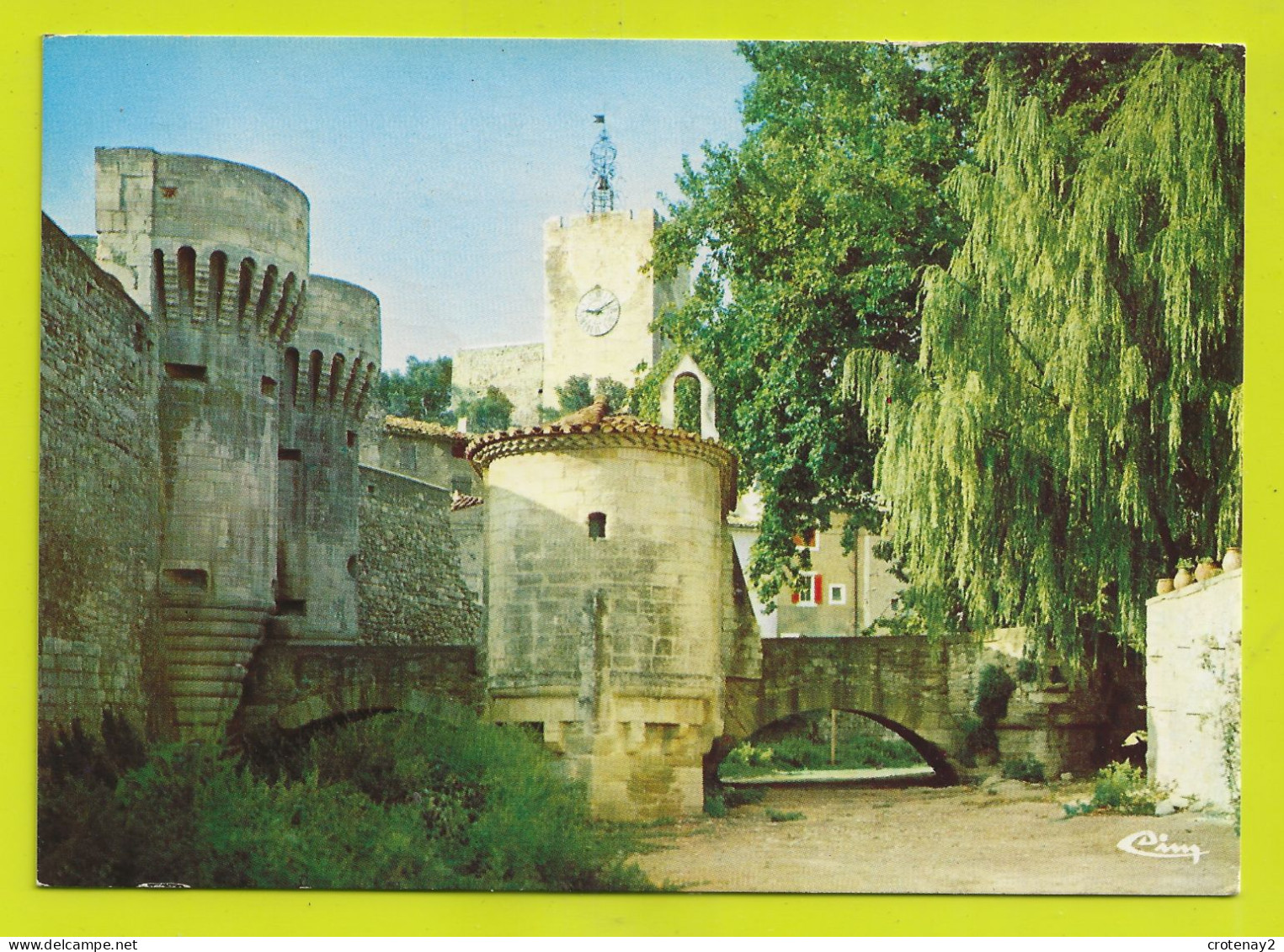 84 PERNES LES FONTAINES Les Remparts Et La Tour De L'Horloge En 1985 - Pernes Les Fontaines