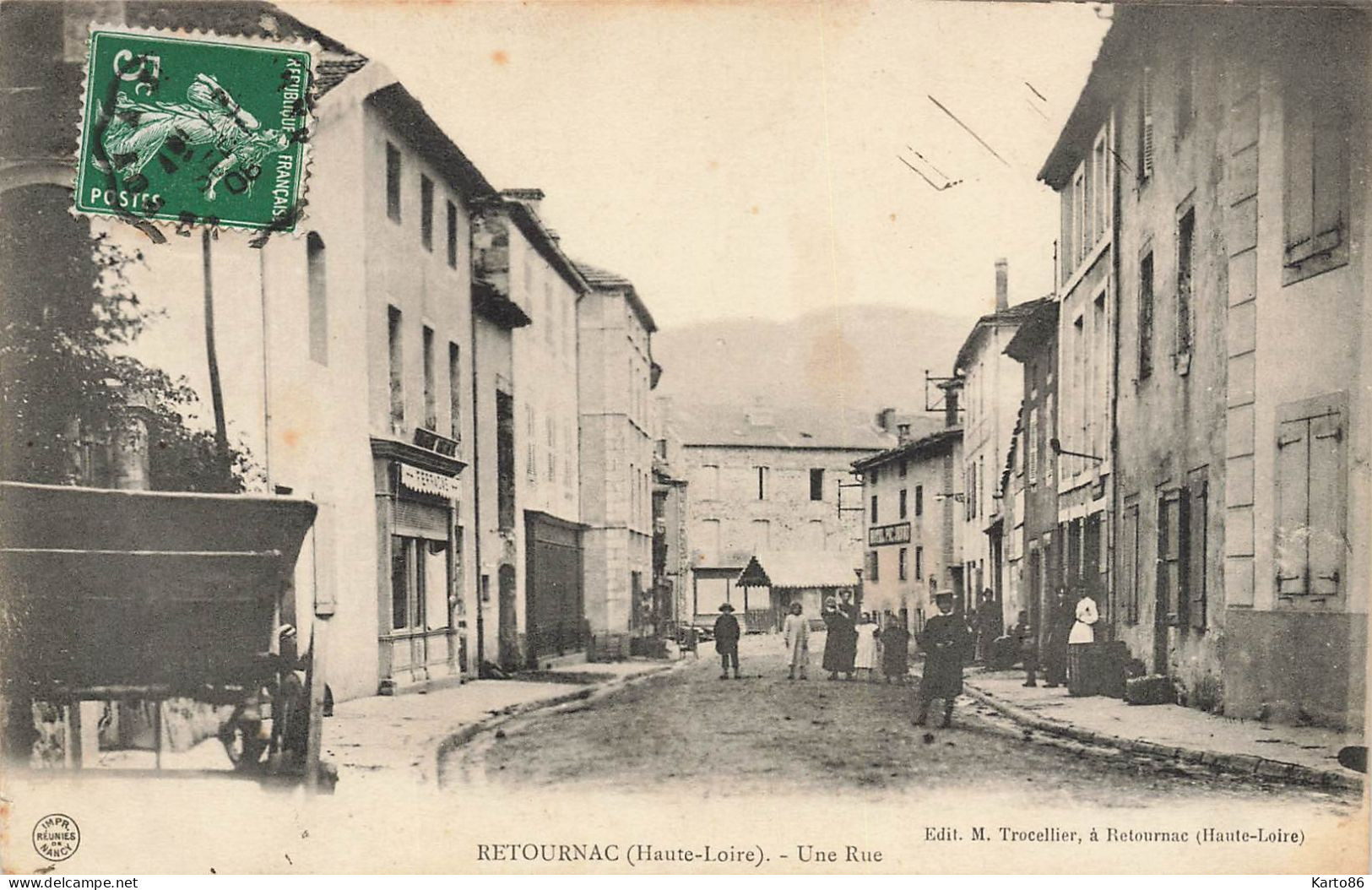 Retournac * Une Rue Du Village * Débit De Tabac Tabacs - Retournac