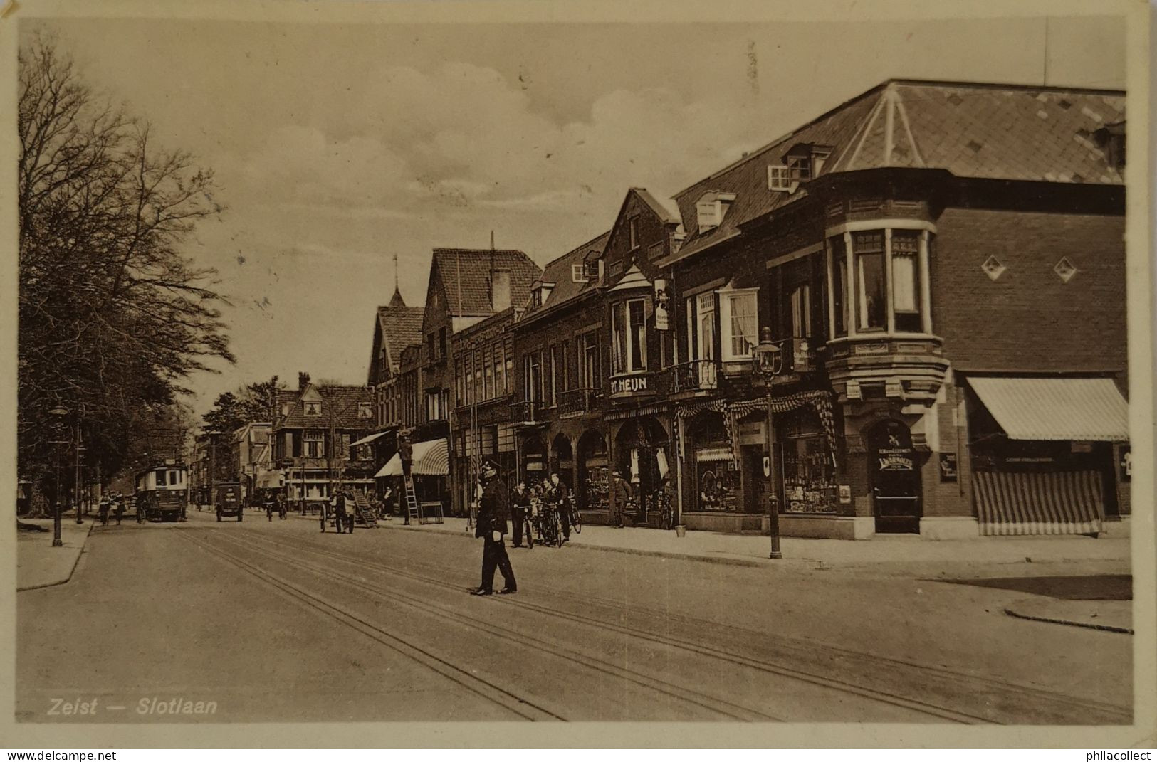 Zeist. // Slotlaan Met Tram En Winkels Oa AH 1935 - Zeist