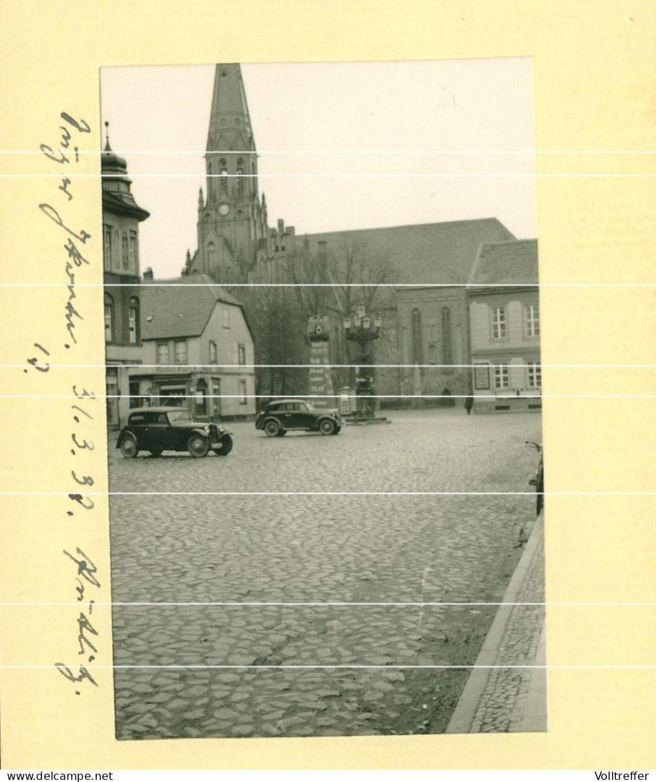 Orig. Foto 1937 Pritzwalk Brandenburg, Ortspartie In Der Marktstraße, Nazi Propaganda Säule WHW ? Oldtimer - Pritzwalk