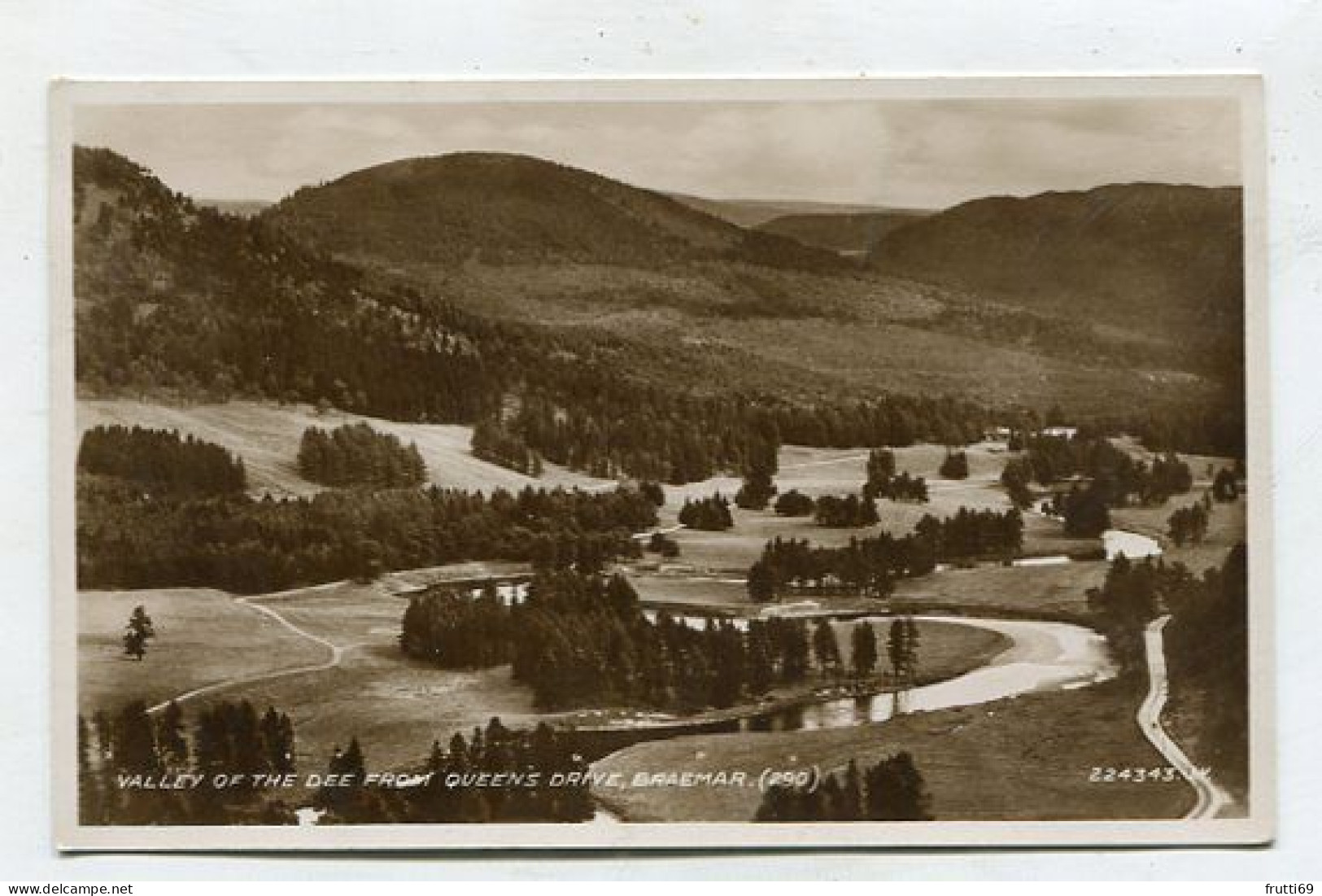 AK 146160 SCOTLAND - Braemar - Valley Of The Dee From Quwwns Drive - Aberdeenshire