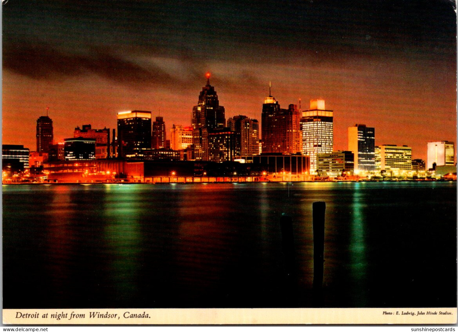 Detroit Michigan At Night Seen From Windsor Canada - Detroit