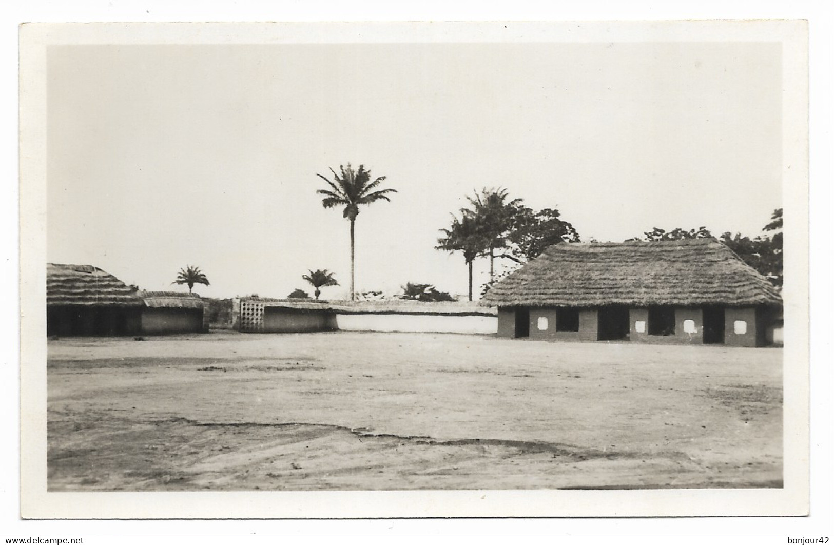 AFRIQUE - DAHOMEY -Musée D' ABOMEY - L'auvent Du Portail De La Première Cour Intérieure Du Palais Du Roi Glélé - Benin