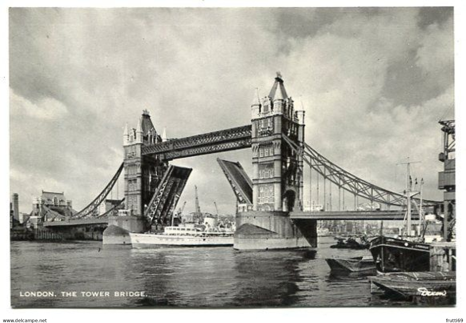 AK 146205 ENGLAND - London - The Tower Bridge - River Thames