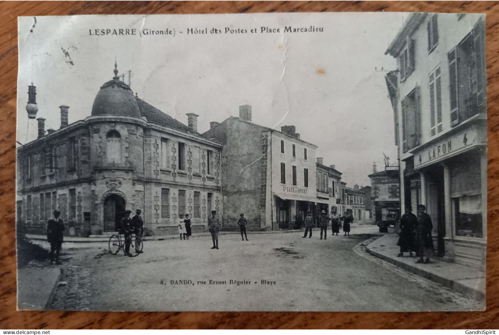 Lesparre - Hotel Des Postes Et Place Marcadieu - Grand Café Des Sports - Commerce Lafon - Boucherie - Attention état - Lesparre Medoc