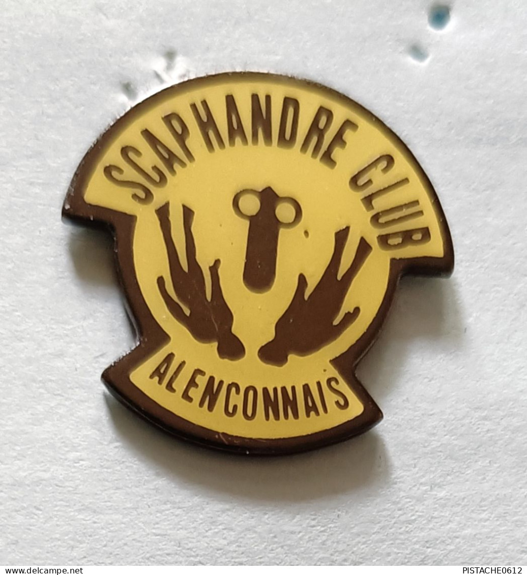 Pin's Scaphandre Club Alenconnais Plongeurs Normandie - Plongée