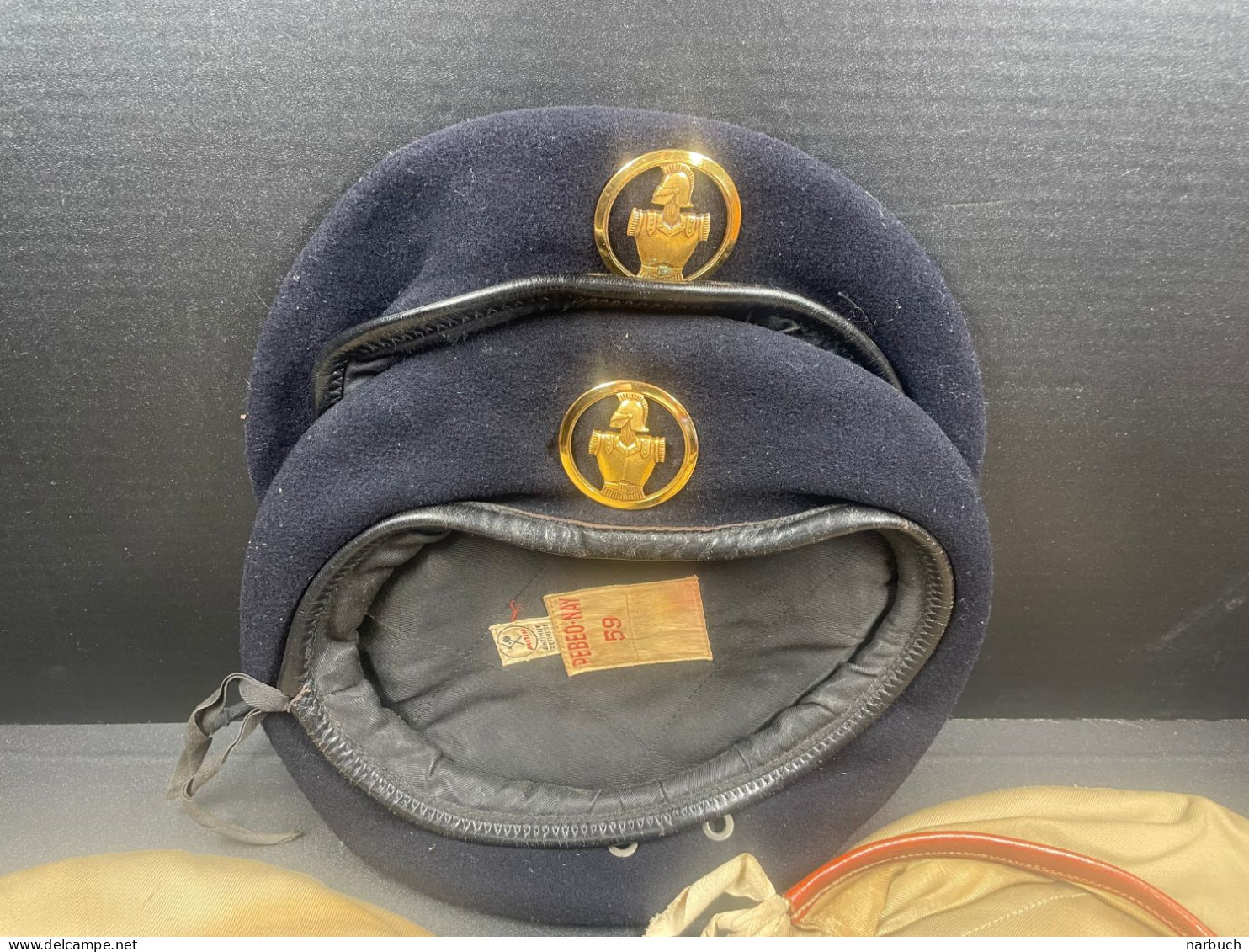 LOT DE 7 BÉRET Dont 3 Avec Insigne, Militaria - Equipement