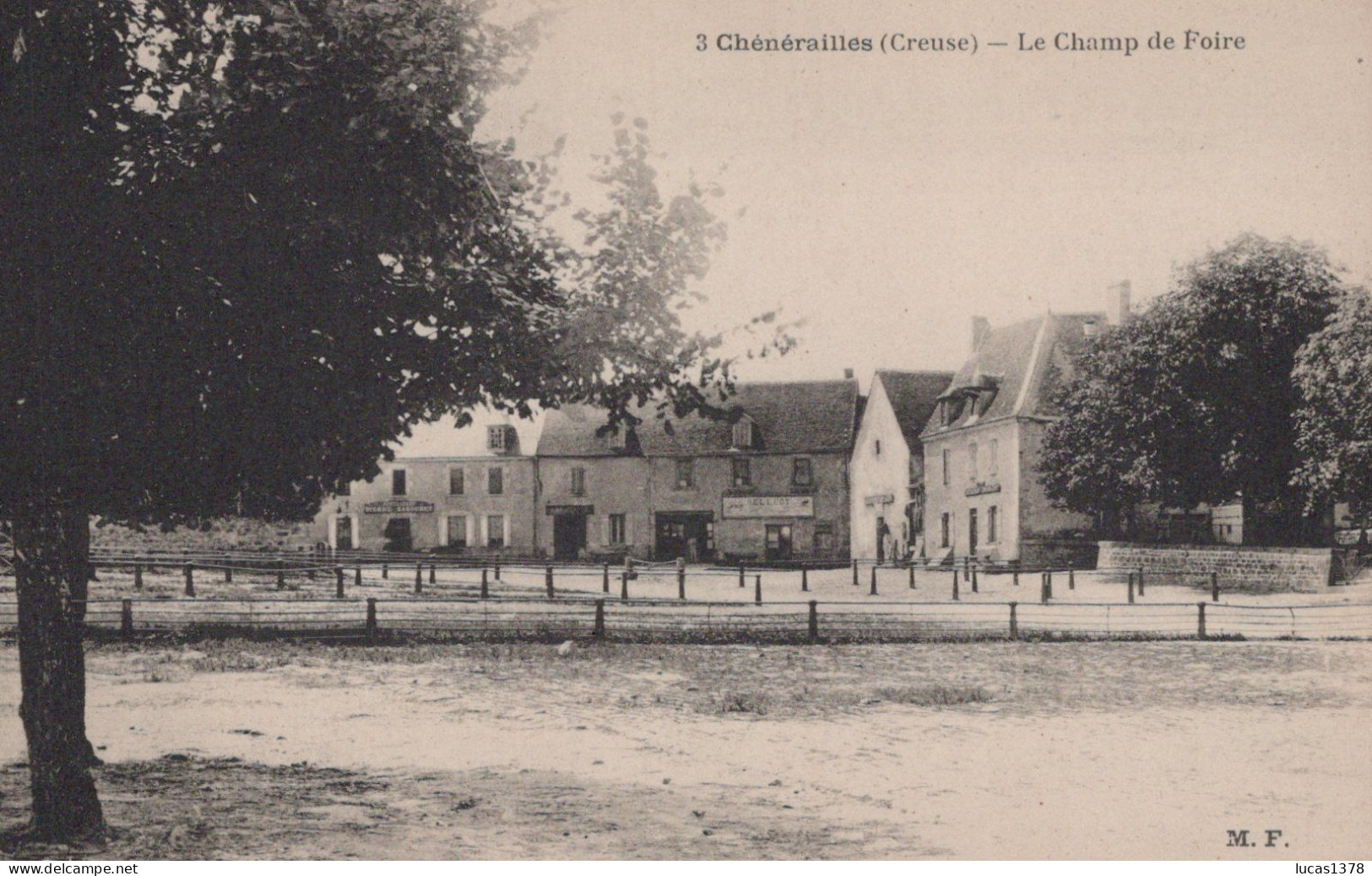 23 /  CHENERAILLES / LE CHAMP DE FOIRE - Chenerailles