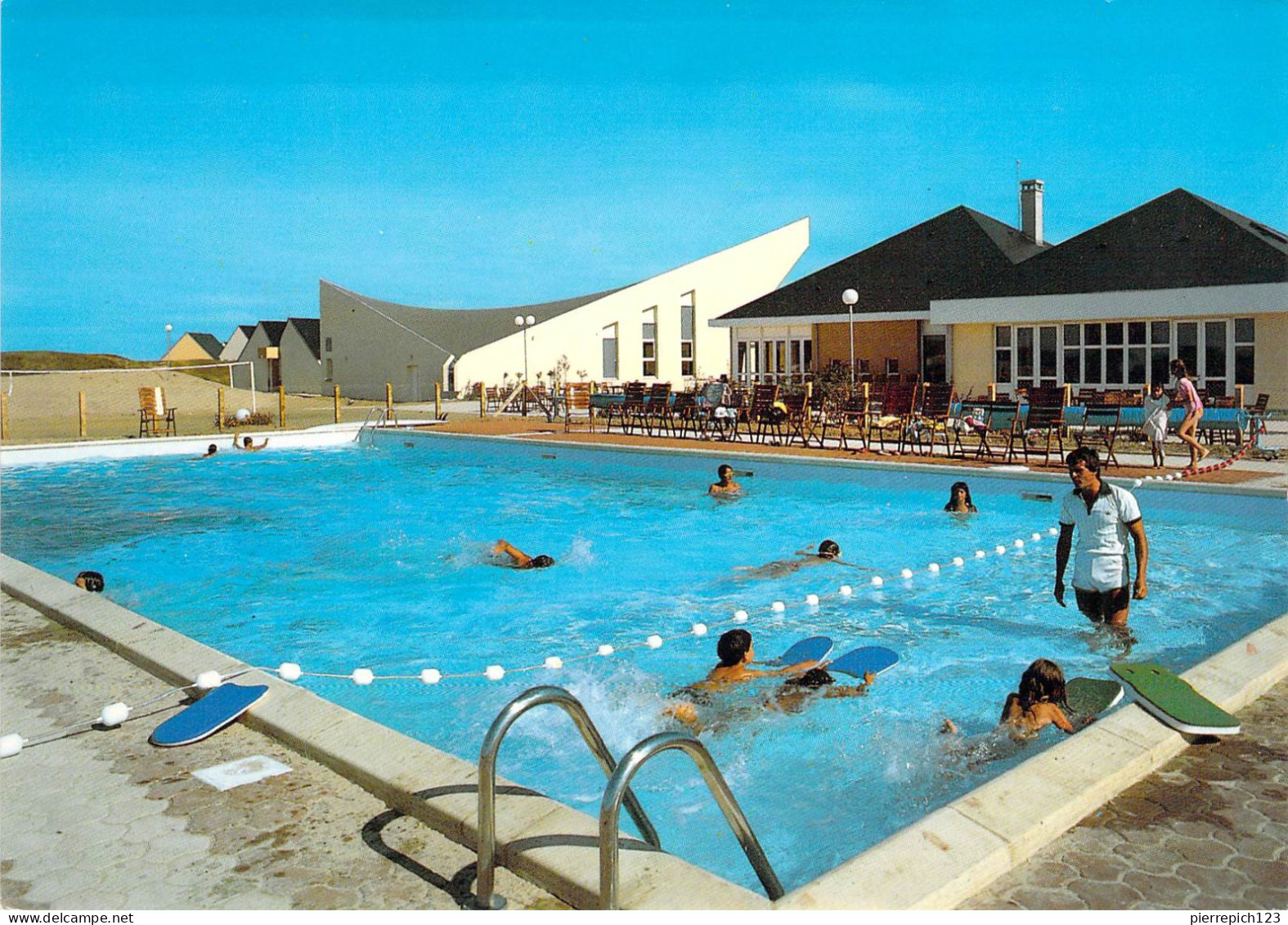 50 - Blainville Sur Mer - Centre Familiale De Vacances "Le Sénéquet" - La Piscine, La Terrasse Et Le Restaurant - Blainville Sur Mer