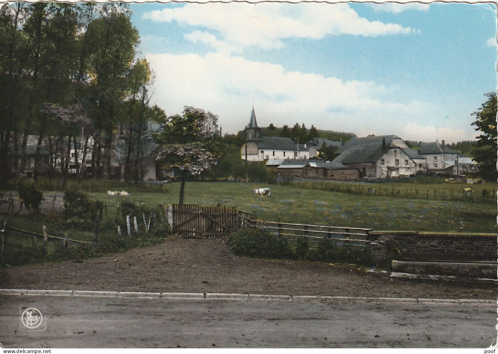 Les Fosses : Centre Du Village - Léglise