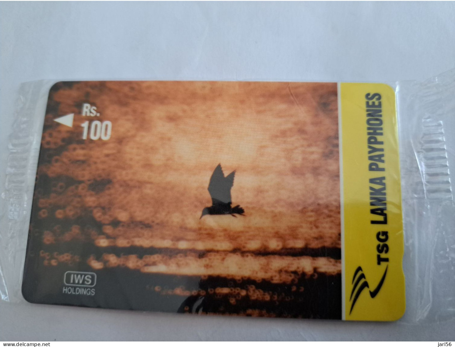 SRI LANKA RS 100 LANKA PAY PHONES/ BIRDS FLIYING /  MINT IN BLISTER SERIE NO 44SRLF    **14066 ** - Sri Lanka (Ceilán)