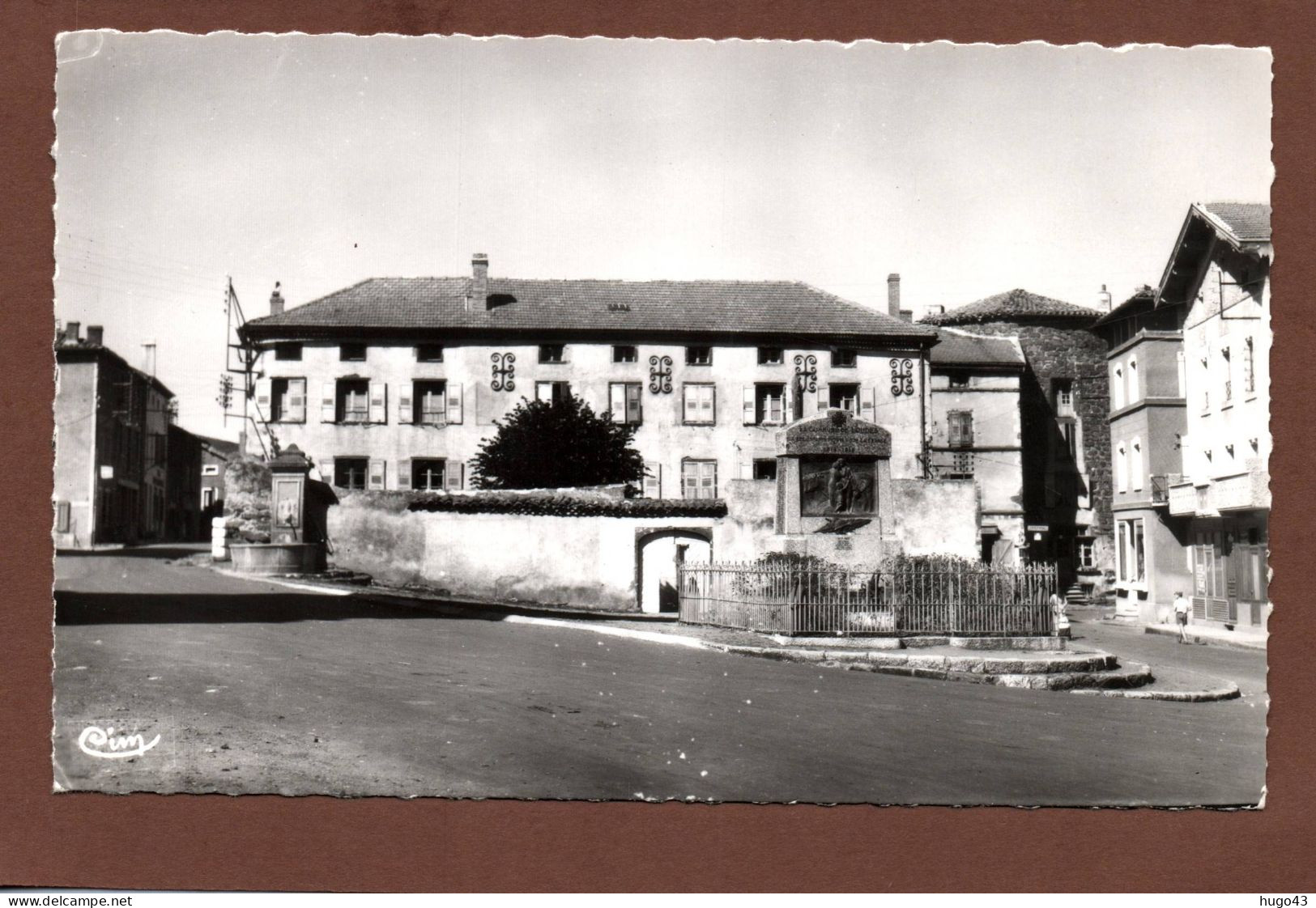 (RECTO / VERSO) LOUDES - N° 892 - LE MONUMENT ET L' ECOLE - SUPERBE FORMAT CPA - Loudes