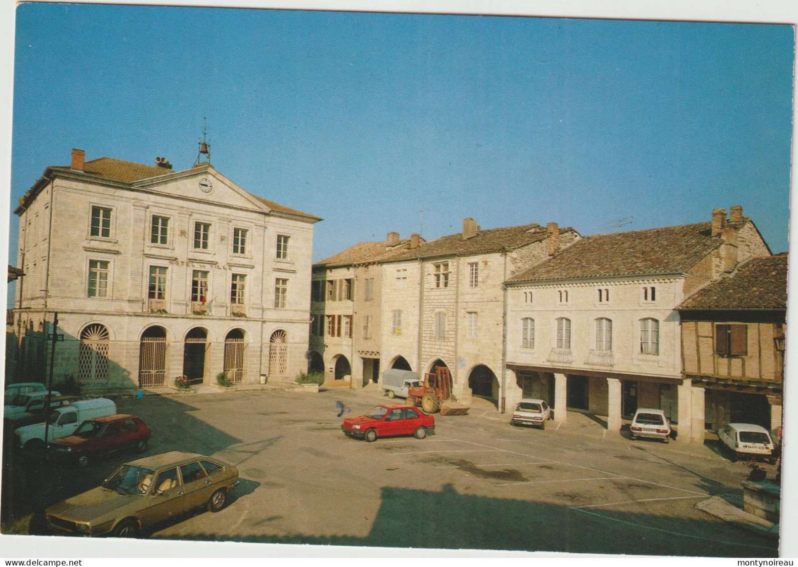 Tarn Et Garonne : MONTPEZAT De  QUERCY : Vue , Voitures  Peugeot , Renault..... - Montpezat De Quercy