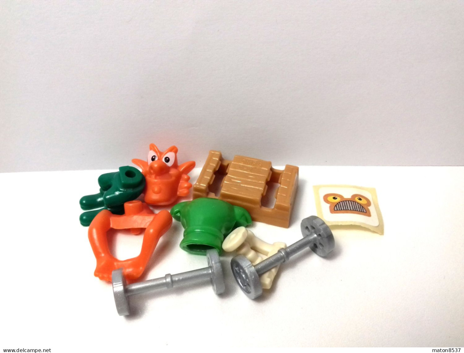 Kinder :  MPG C-1 Monster Hotel 2 2007 - Turm  + Aufkleberfolie - Monoblocs