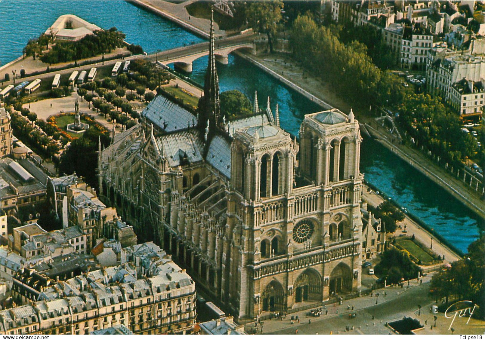 Paris - La Cathedrale Notre Dame  - Vue Aérienne   O 652 - Notre Dame De Paris