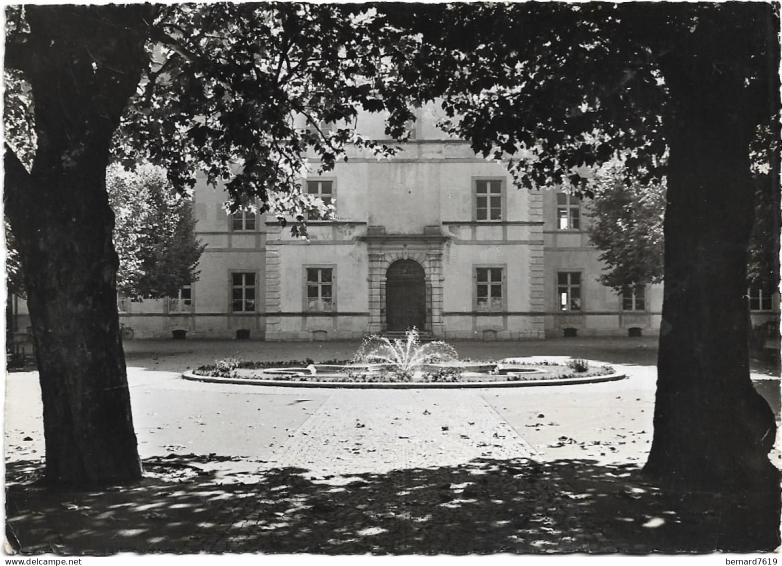 Suisse   - Delemont  - Cour Du Chateau - Delémont