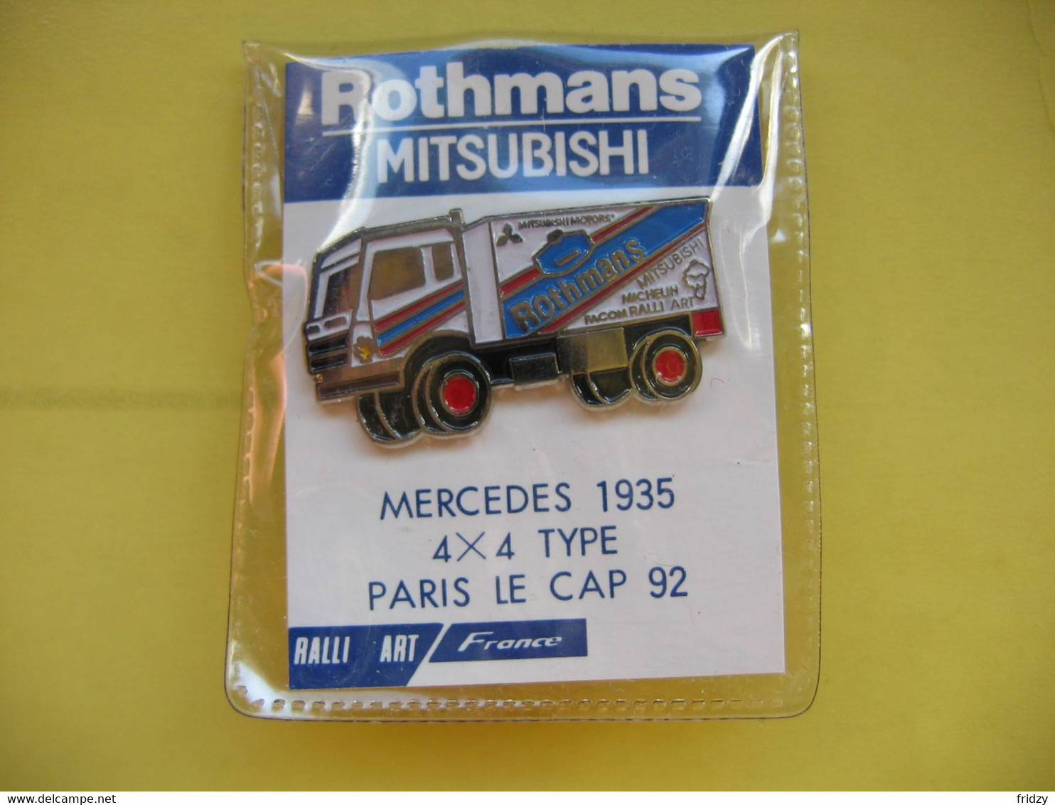 Pin's Rallye, Courses Automobiles, ROTHMANS Mitsubishi: Mercedes 1935, Paris Le Cap, Neuf, Encore Dans Son Emballage: - Rallye