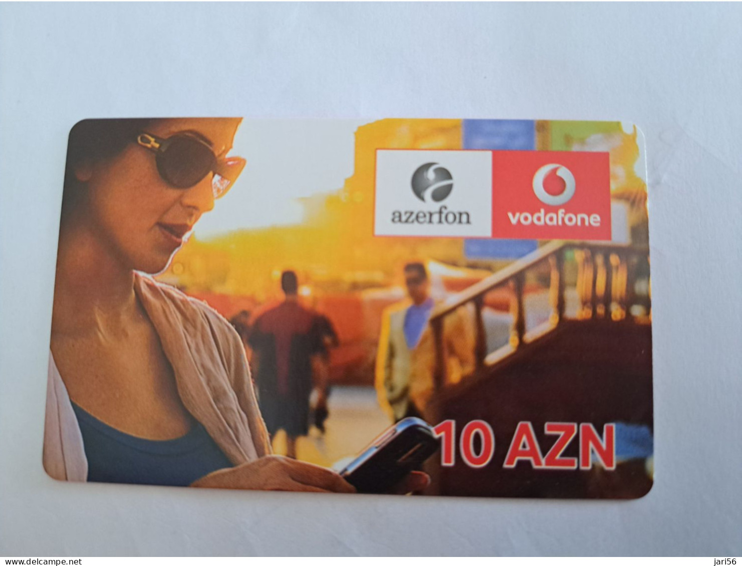 AZERBEIDZJAN/ AZERBAIJAN/ AZERFON/ VODAFONE / LADY ON PHONE / 10 AZN/  MINT CARD / TEST?  ** 14078** - Aserbaidschan