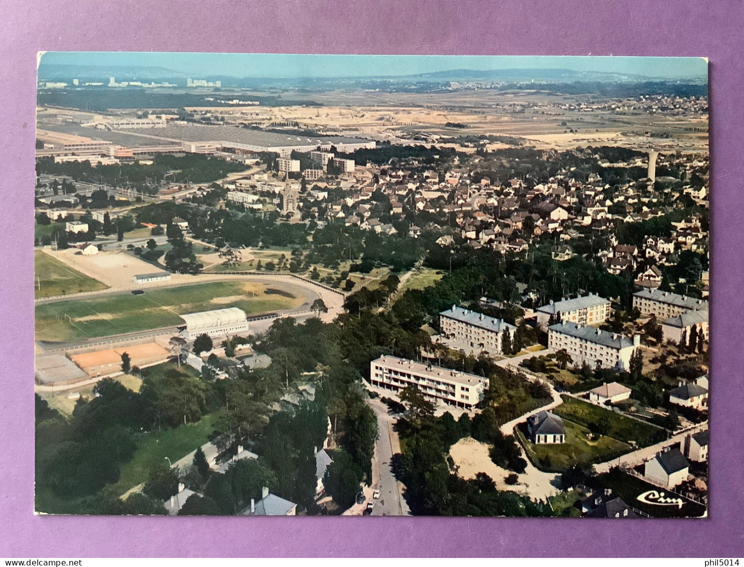 78  CPSM    AUBERGENVILLE-ELISABETHVILLE   Vue Générale Aérienne     Stade…..      Bon état - Aubergenville