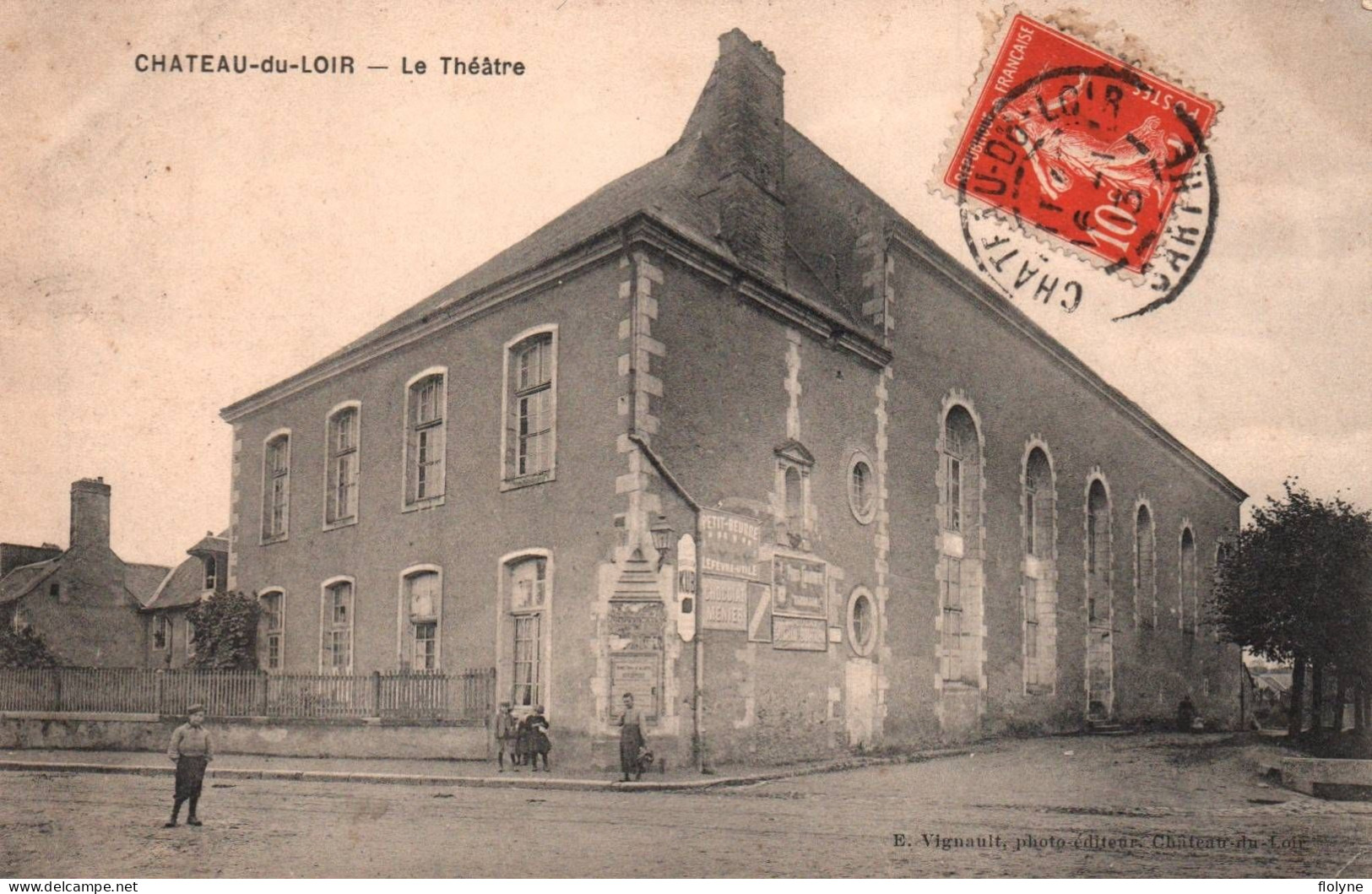 Château Du Loir - Place Et Le Théâtre - Chateau Du Loir