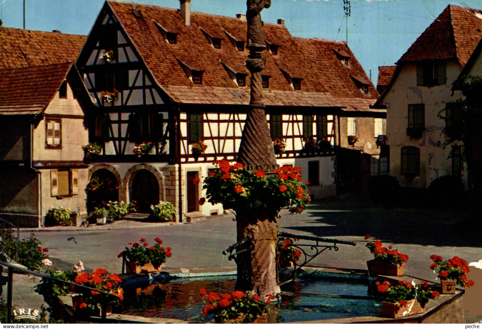 N°107315 -cpsm Dambach La Ville -fontaine Fleurie- - Dambach-la-ville