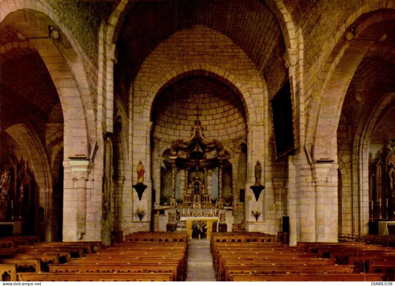 CHANAC  ( LOZERE )  L ' INTERIEUR DE L ' EGLISE - Chanac