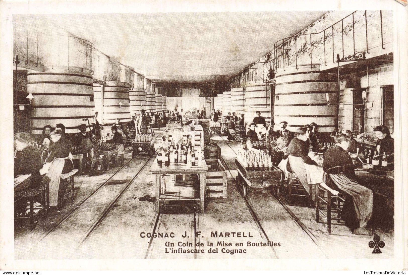 Commerce - COGNAC - J.F MARTELL - Un Coin De La Mise En Bouteilles - Animé - Usine - Carte Postale Ancienne - Autres & Non Classés