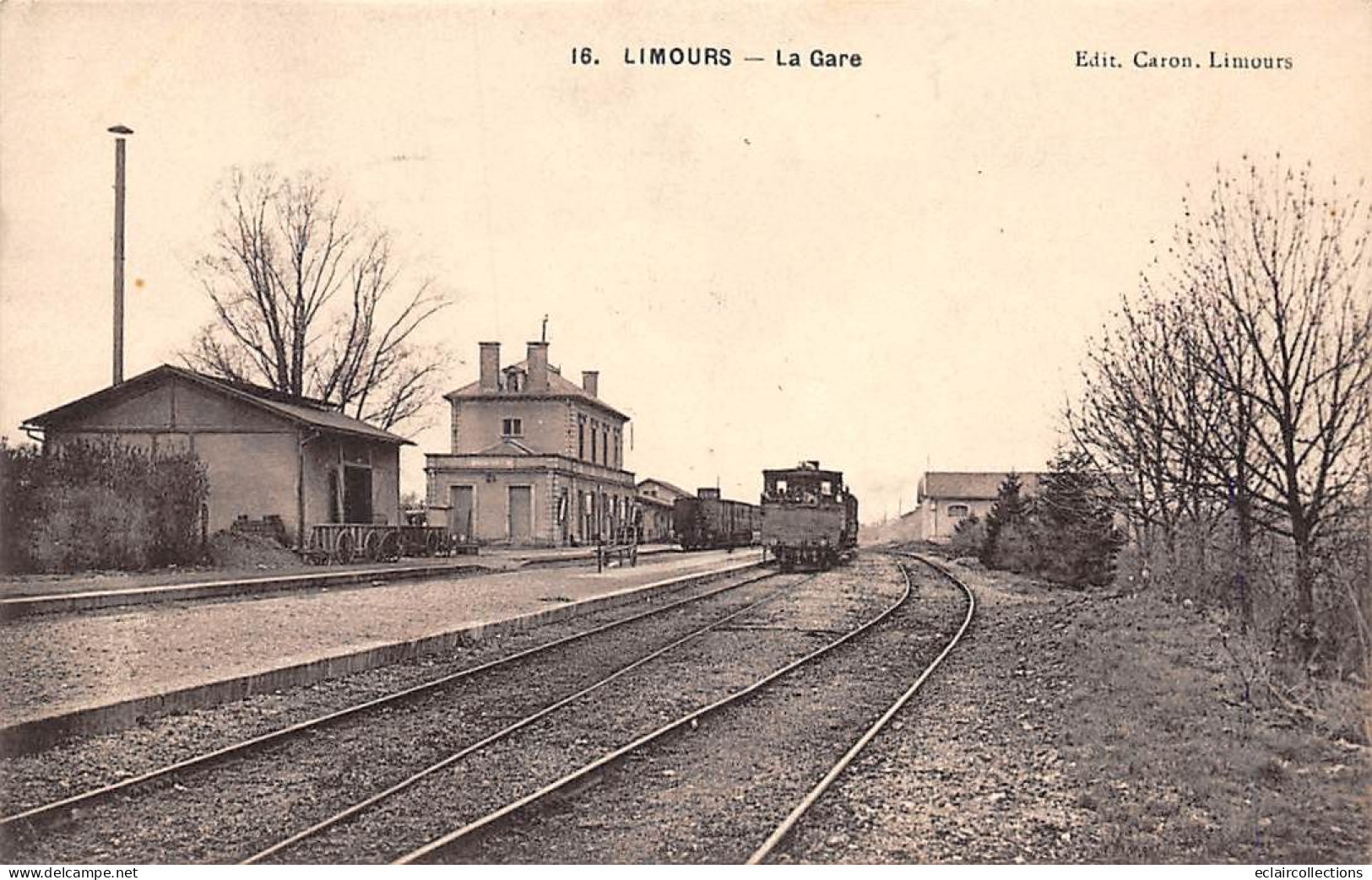 Limours          91          Intérieur De La Gare   N° 16      (voir Scan) - Limours