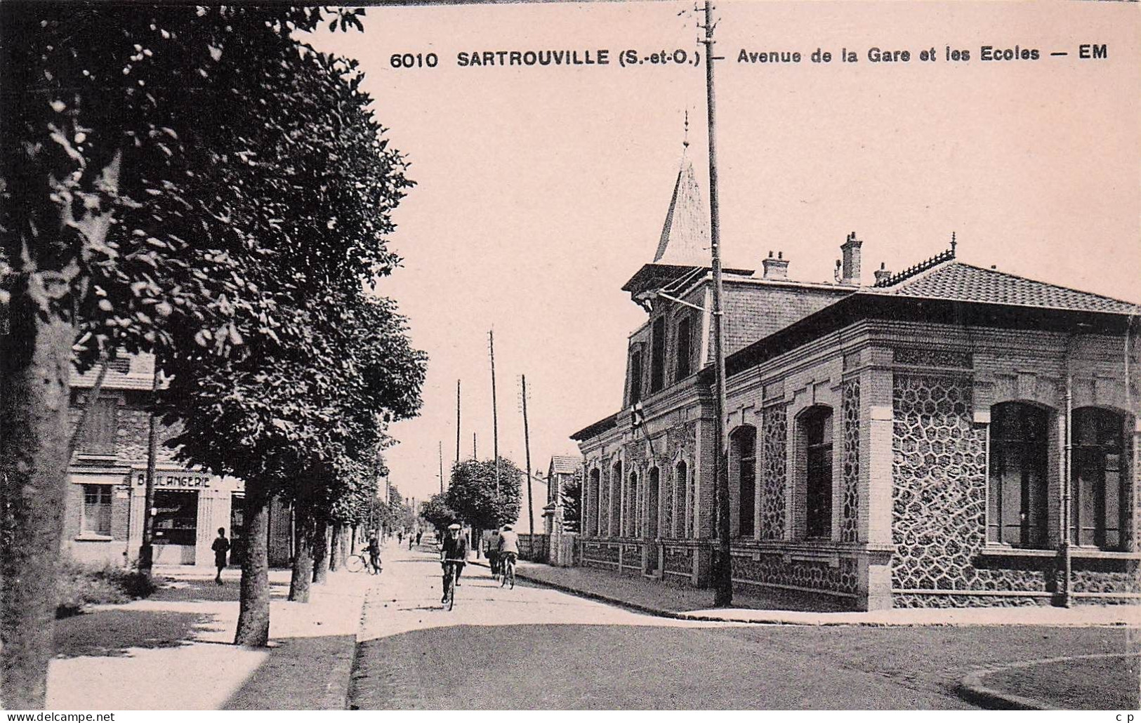 Sartrouville - Avenue De La Gare Et Les Ecoles - Boulangerie  - CPA°J - Sartrouville