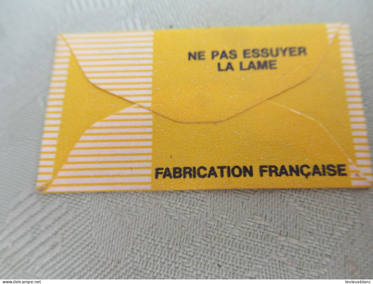 6 Lames De Rasoir Avec Enveloppes Papier/Lame Gillette Française Traitée/Nouvelle Technique/Jaune/Vers 1960   PARF258 - Lamette Da Barba