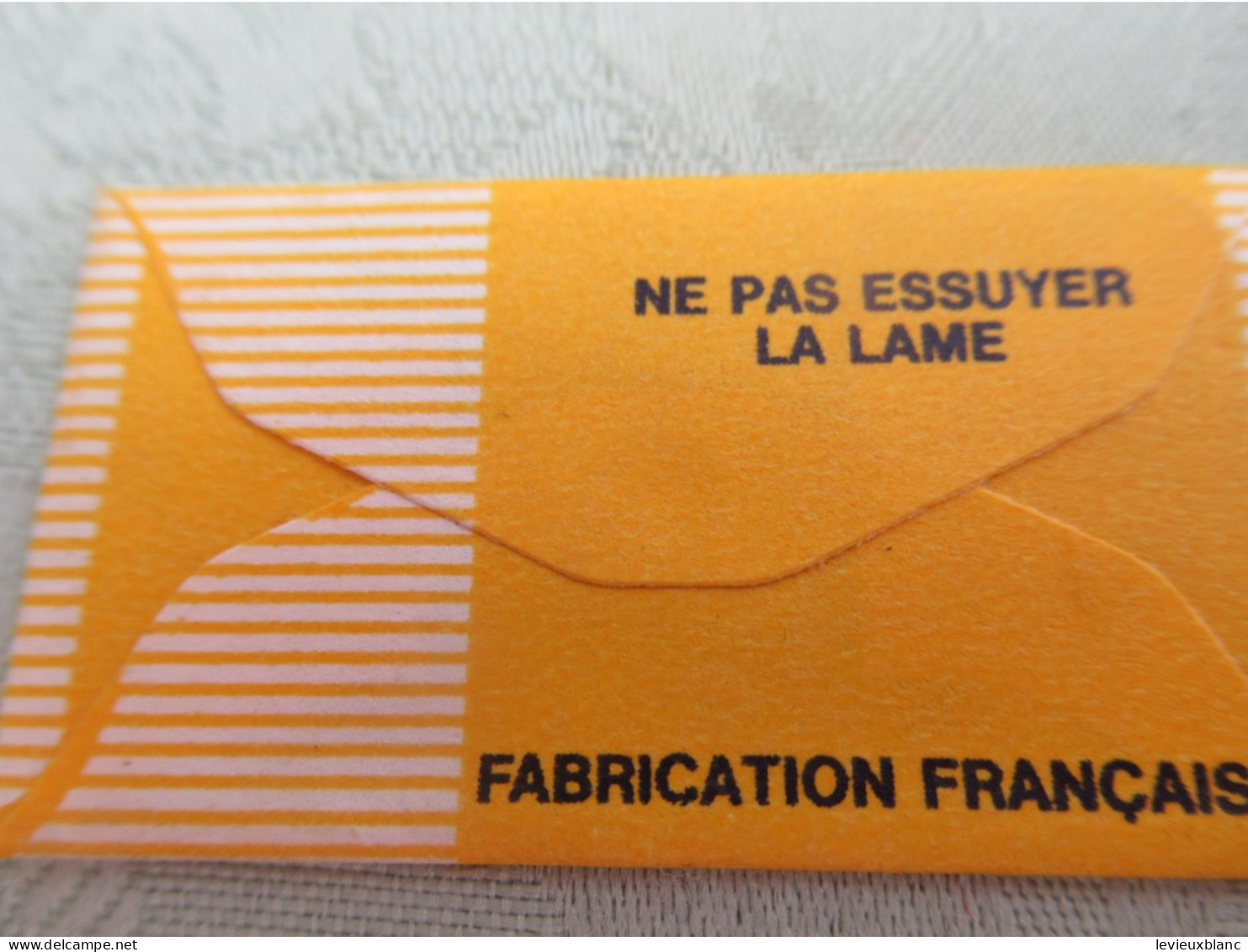 6 Lames De Rasoir Avec Enveloppes Papier/Lame Gillette Française Traitée/Nouvelle Technique/orangé/Vers 1960   PARF259 - Hojas De Afeitar