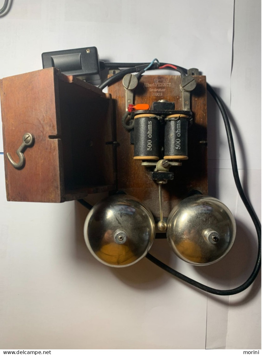 Vieux telephone 1924 jacquesson .  Avec sonnette d'époque .