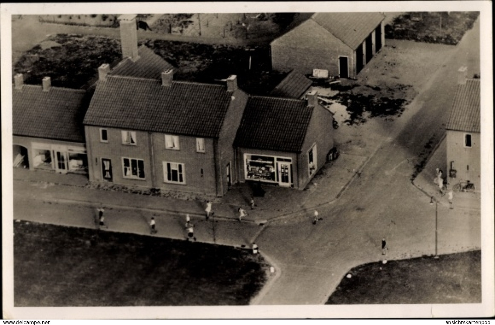 CPA Noordoostpolder Flevoland, Lebensmittelhandlung, Fliegeraufnahme - Autres & Non Classés