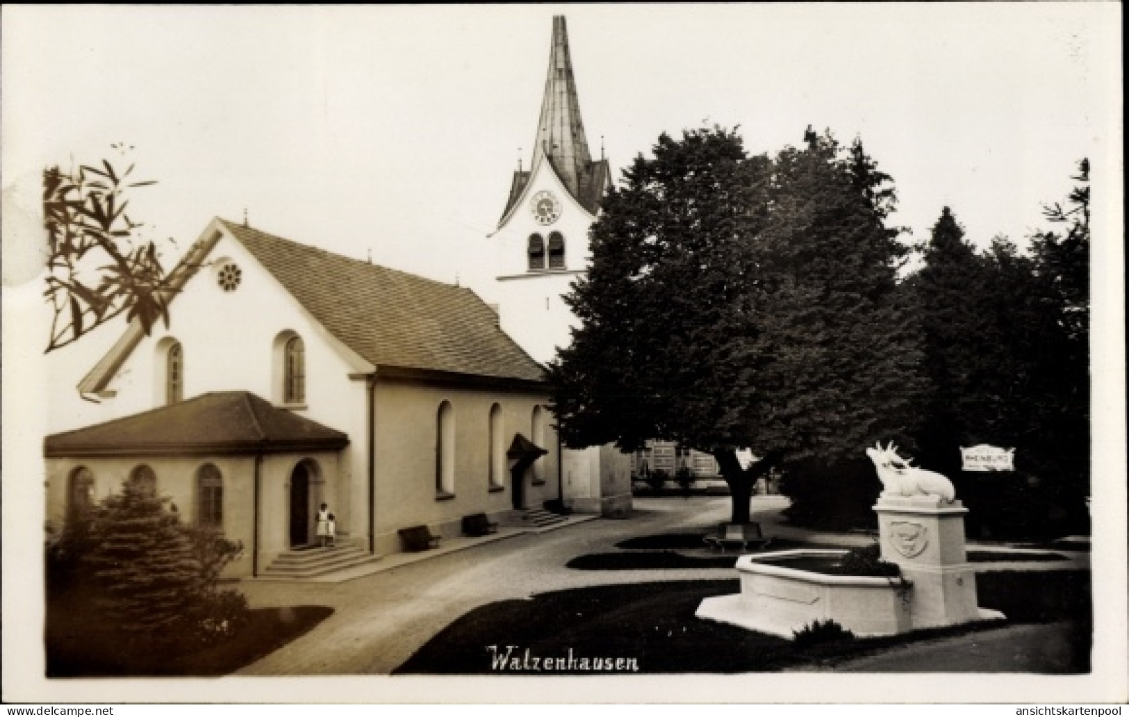 Photo CPA Walzenhausen Kanton Appenzell Ausserrhoden Schweiz, Hotel Rheinburg, Kirche - Walzenhausen